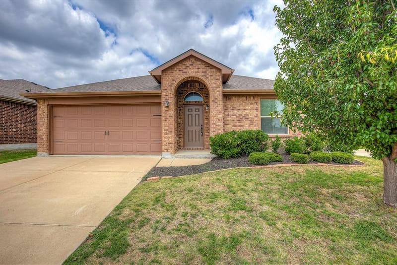6300 Leaping Fawn Drive, Fort Worth TX 76179 - Photo 2