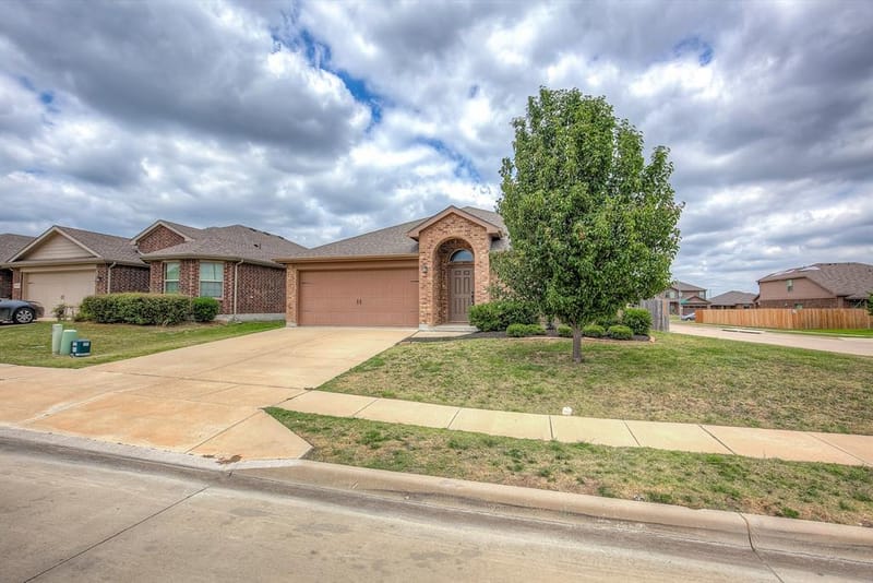 6300 Leaping Fawn Drive, Fort Worth TX 76179 - Photo 4