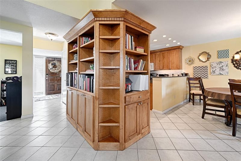 2954 Woodcroft Circle, Carrollton TX 75006 - Photo 2