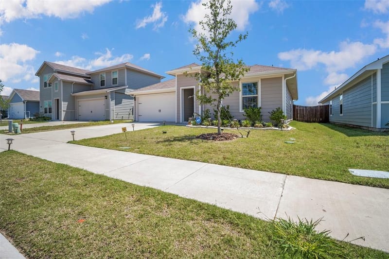 6505 Shoreline Lane, Princeton TX 75407 - Photo 6
