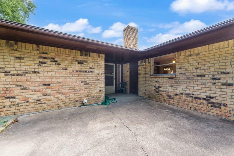 135 S Capri Drive, Duncanville TX 75116 - Photo 32
