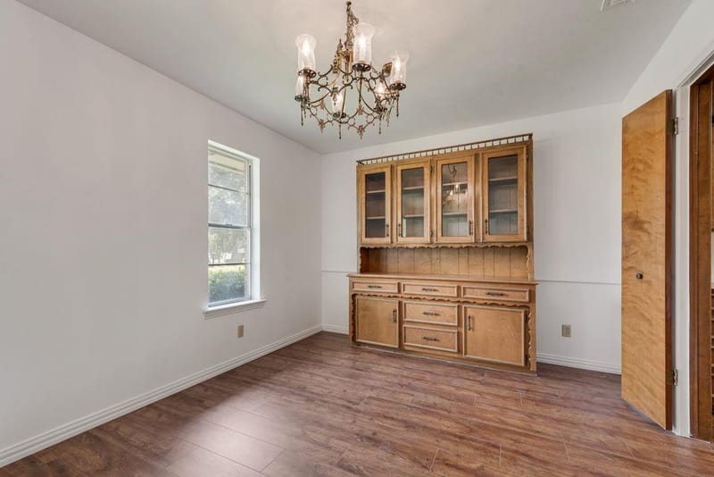 135 S Capri Drive, Duncanville TX 75116 - Photo 5