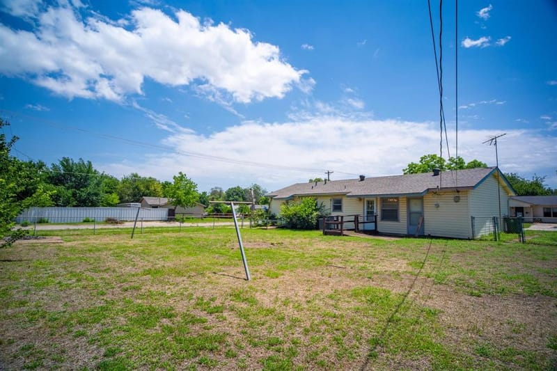 5245 Ira Street N, Haltom City TX 76117 - Photo 2