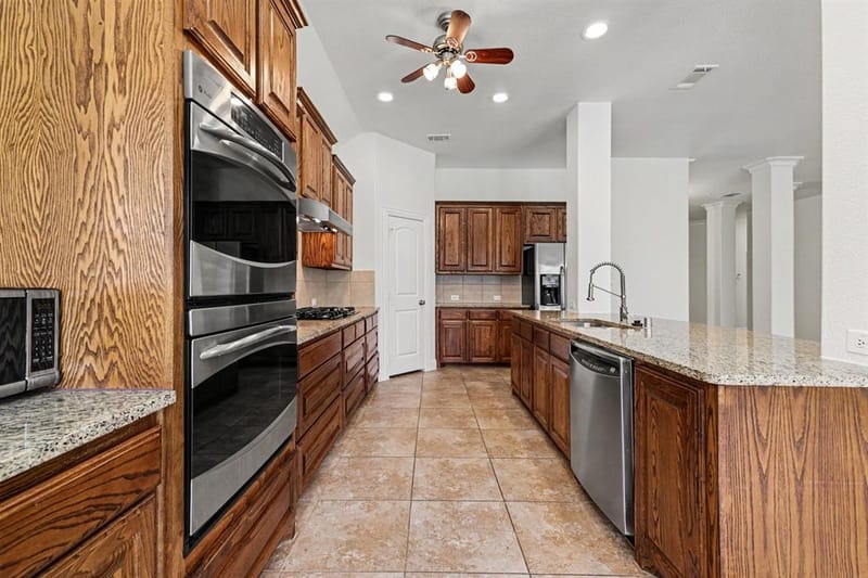 9546 Lance Drive, Frisco TX 75035 - Photo 6