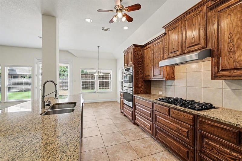 9546 Lance Drive, Frisco TX 75035 - Photo 8