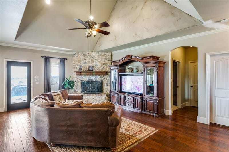 1233 County Road 3550, Paradise TX 76073 - Photo 3