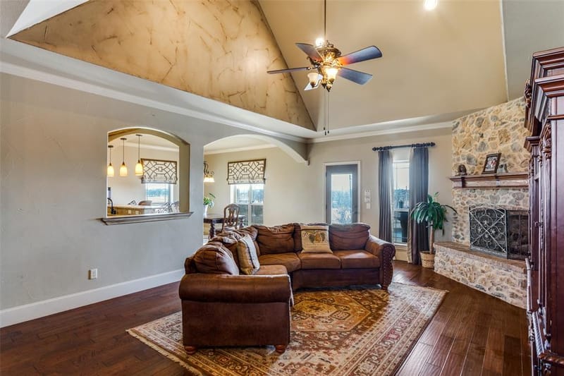 1233 County Road 3550, Paradise TX 76073 - Photo 4