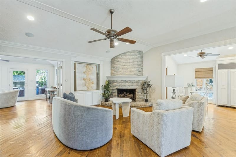 9159 Dunmore Drive, Dallas TX 75231 - Photo 3