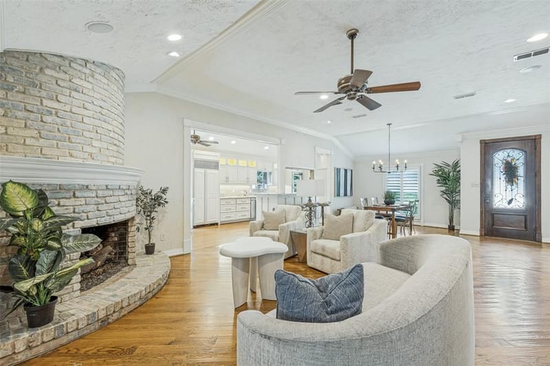 9159 Dunmore Drive, Dallas TX 75231 - Photo 5