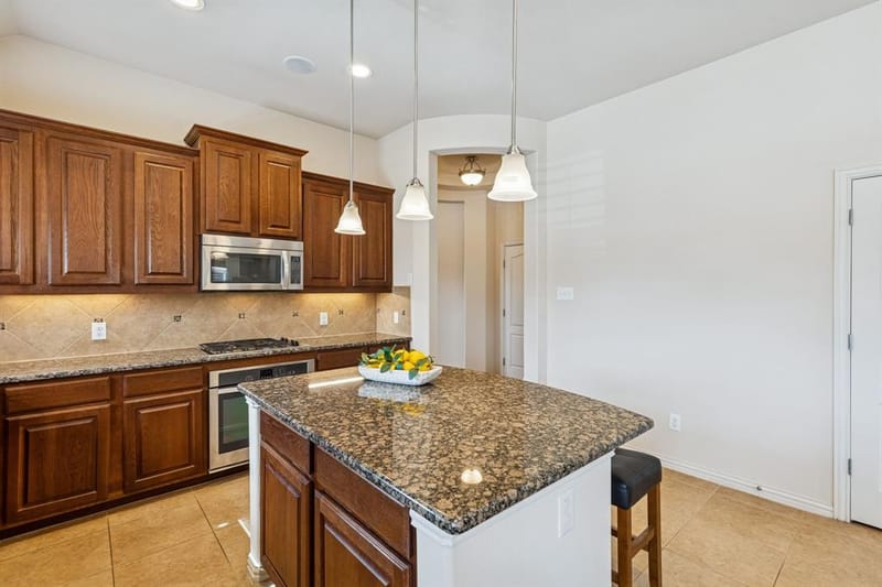 1517 Martin Creek Drive, Little Elm TX 75068 - Photo 7