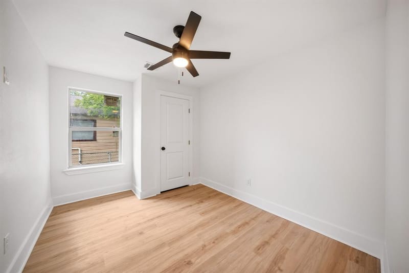 1503 E 9th Avenue, Corsicana TX 75110 - Photo 9