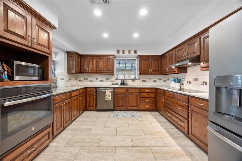 3502 Winnetka Street, Garland TX 75043 - Photo 7
