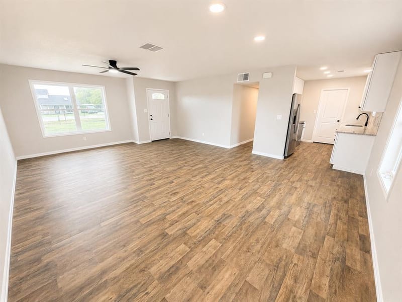 105 Paige Street, Weatherford TX 76088 - Photo 9