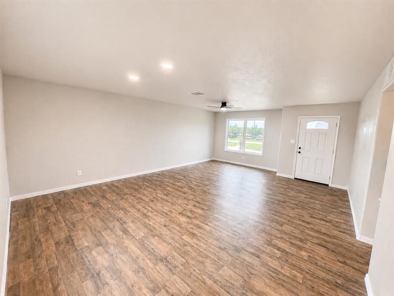 105 Paige Street, Weatherford TX 76088 - Photo 8