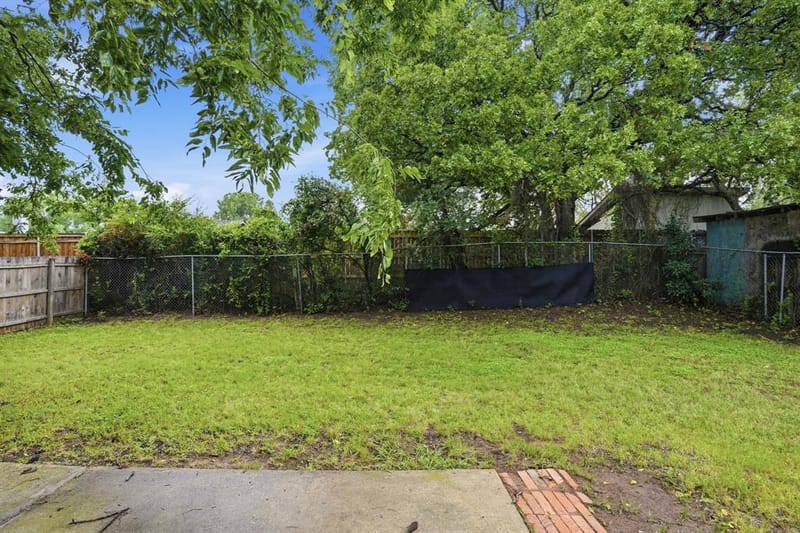 6735 Woodhill Road, Dallas TX 75217 - Photo 23