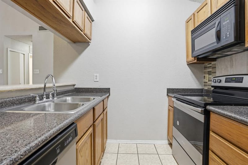 6735 Woodhill Road, Dallas TX 75217 - Photo 13