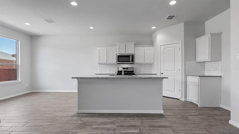 435 SUNDAY SILENCE Way, Granbury TX 76049 - Photo 3