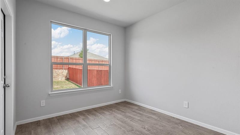 435 SUNDAY SILENCE Way, Granbury TX 76049 - Photo 8