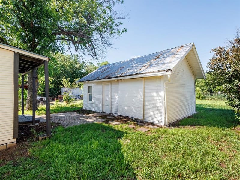 1703 7th Street, Brownwood TX 76801 - Photo 6