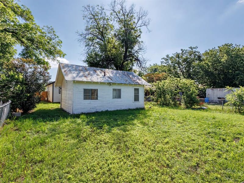 1703 7th Street, Brownwood TX 76801 - Photo 7