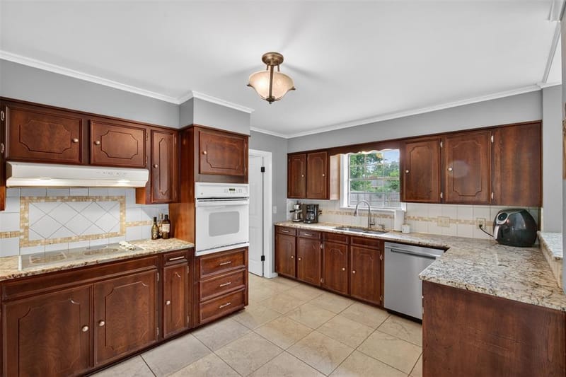 7501 Camelback Drive, Shreveport LA 71105 - Photo 9