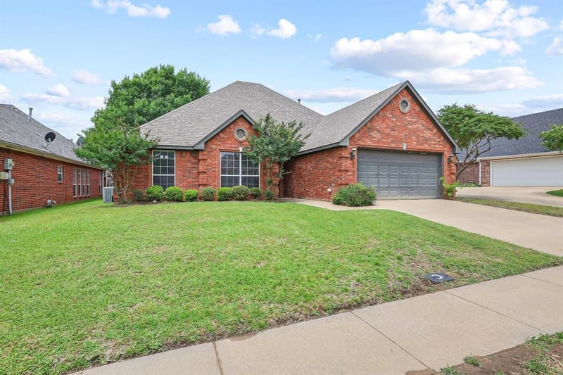 702 Madison Place, Sherman TX 75092 - Photo 2
