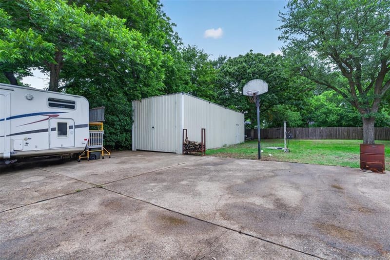 437 Craig Street, Hillsboro TX 76645 - Photo 33