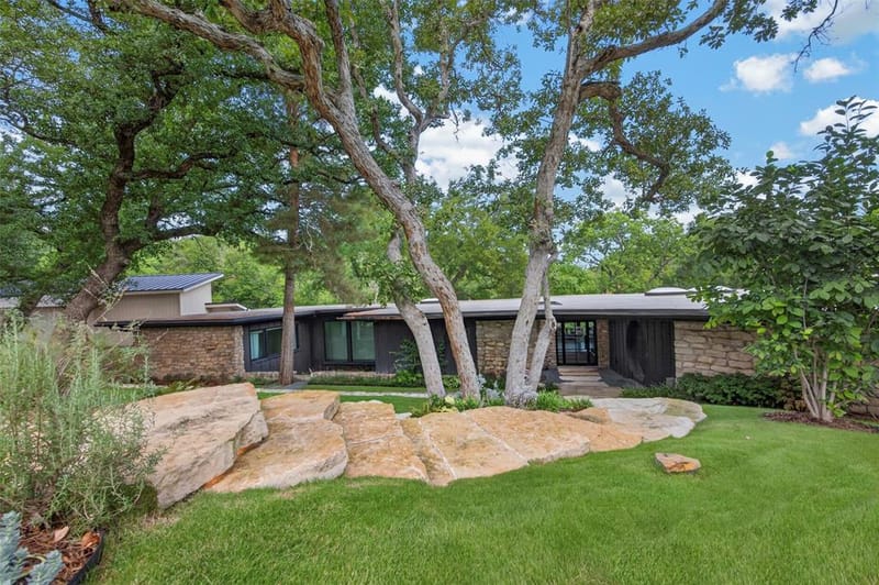5332 Quail Run Street, Fort Worth TX 76107
