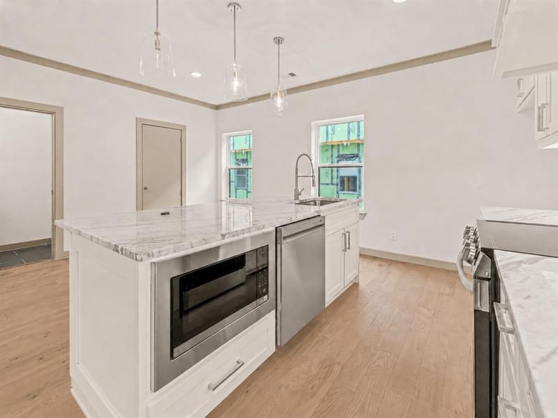 304 Golden Bell Lane, Fort Worth TX 76107 - Photo 14
