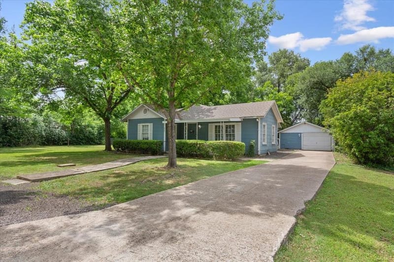 802 Avenue A, Valley Mills TX 76689 - Photo 3