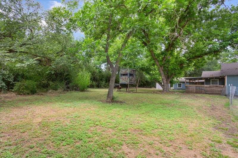 802 Avenue A, Valley Mills TX 76689 - Photo 32
