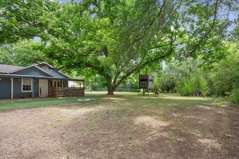 802 Avenue A, Valley Mills TX 76689 - Photo 30