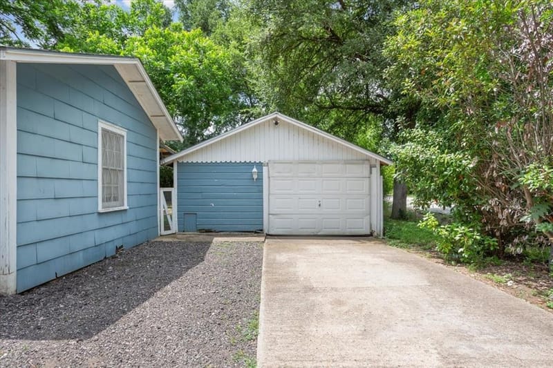 802 Avenue A, Valley Mills TX 76689 - Photo 4