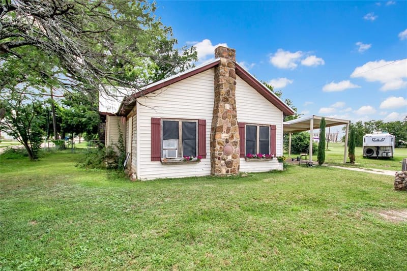 334 N Knox Street, Jacksboro TX 76458 - Photo 16