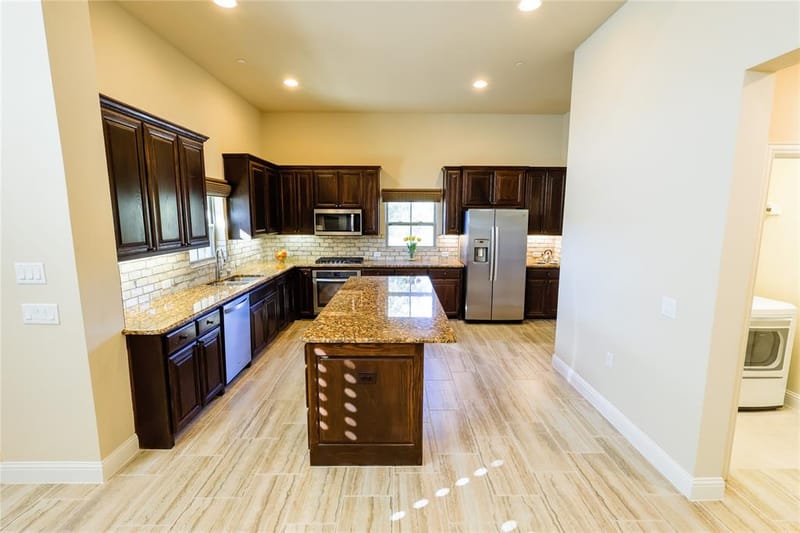878 Hatton Sumner Place, Arlington TX 76005 - Photo 3