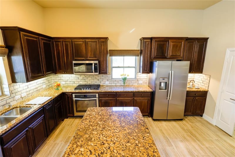 878 Hatton Sumner Place, Arlington TX 76005 - Photo 5