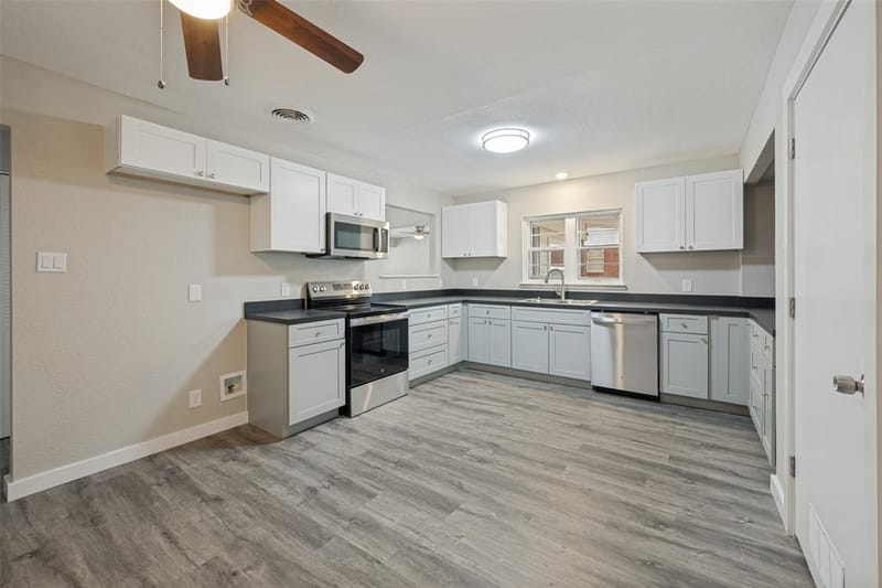 1305 W Lavender Lane, Arlington TX 76013 - Photo 10