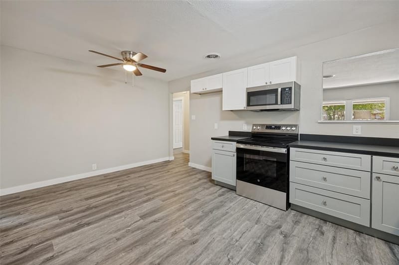 1305 W Lavender Lane, Arlington TX 76013 - Photo 11