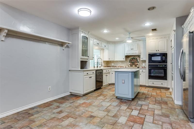 721 NW Ann Lois Lane, Burleson TX 76028 - Photo 6