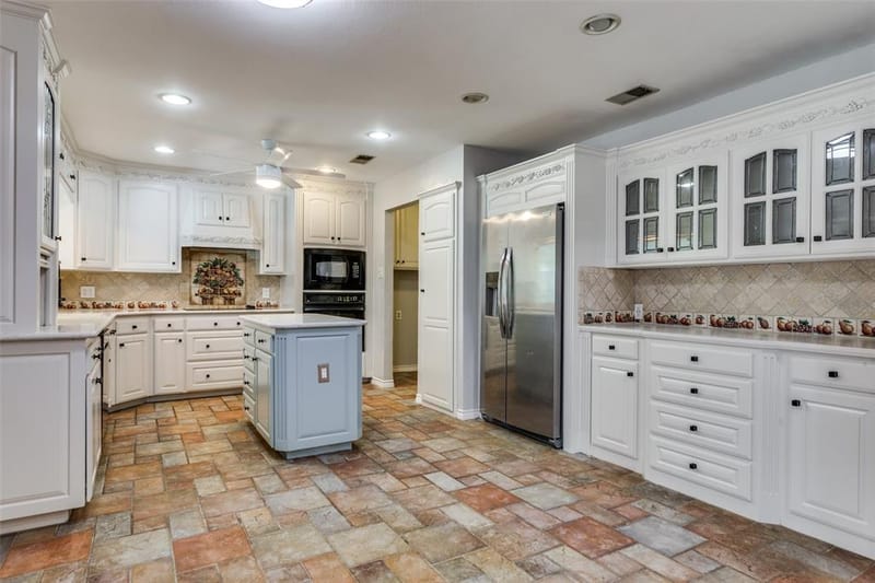 721 NW Ann Lois Lane, Burleson TX 76028 - Photo 3