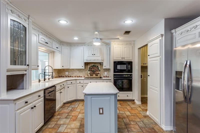 721 NW Ann Lois Lane, Burleson TX 76028 - Photo 5