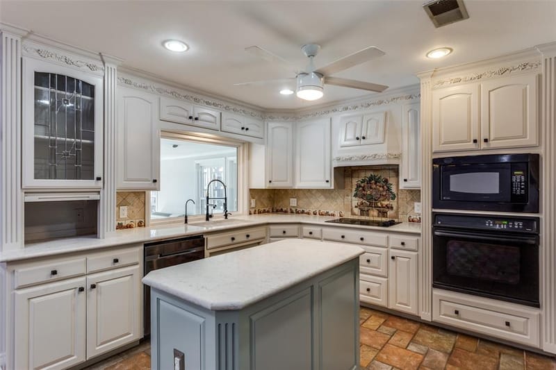 721 NW Ann Lois Lane, Burleson TX 76028 - Photo 4