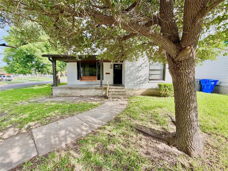 4500 Athens Avenue, Waco TX 76710 - Photo 2