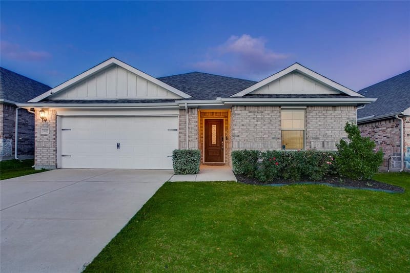 3012 Prairie Trail Avenue, Aubrey TX 76227 - Photo 2