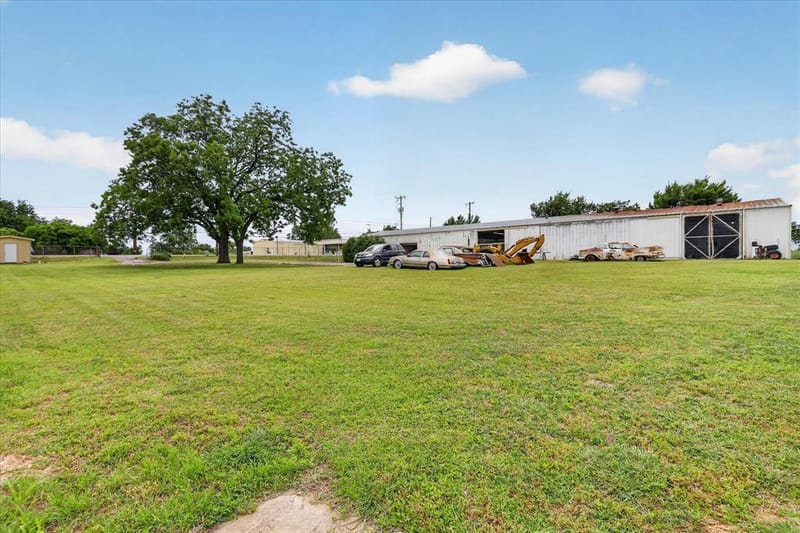 1092 W Highway 199, Springtown TX 76082 - Photo 27
