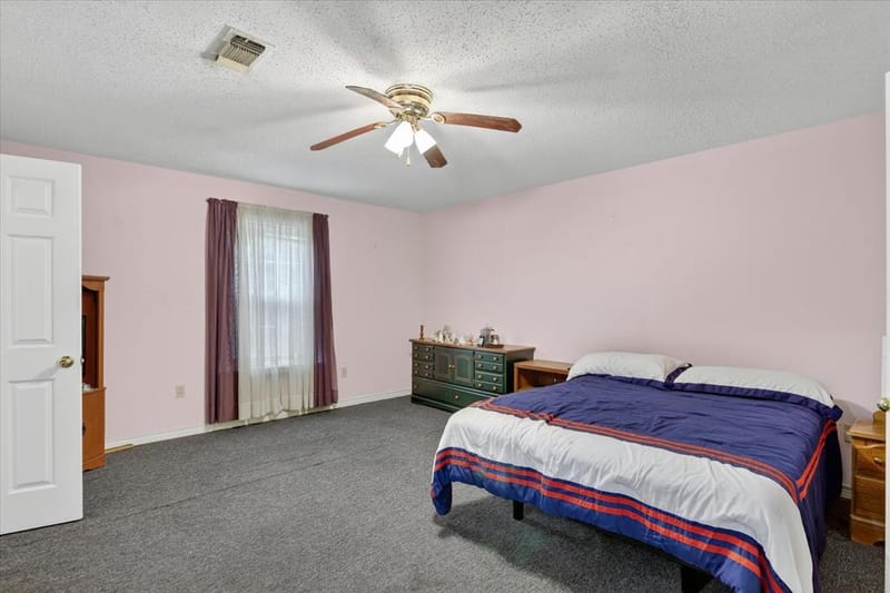 1092 W Highway 199, Springtown TX 76082 - Photo 13