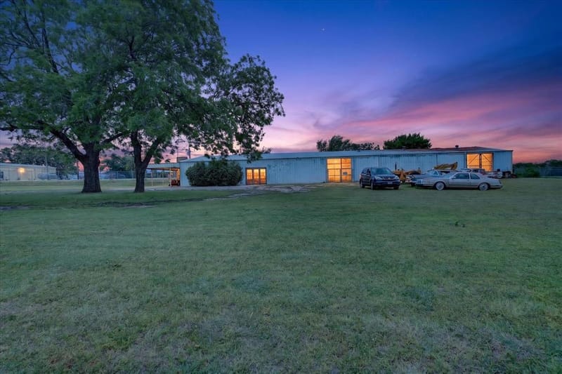 1092 W Highway 199, Springtown TX 76082