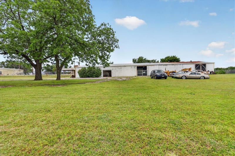 1092 W Highway 199, Springtown TX 76082 - Photo 5