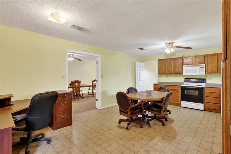 1092 W Highway 199, Springtown TX 76082 - Photo 10