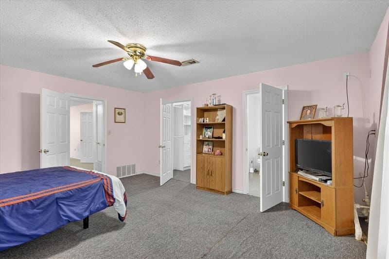 1092 W Highway 199, Springtown TX 76082 - Photo 14